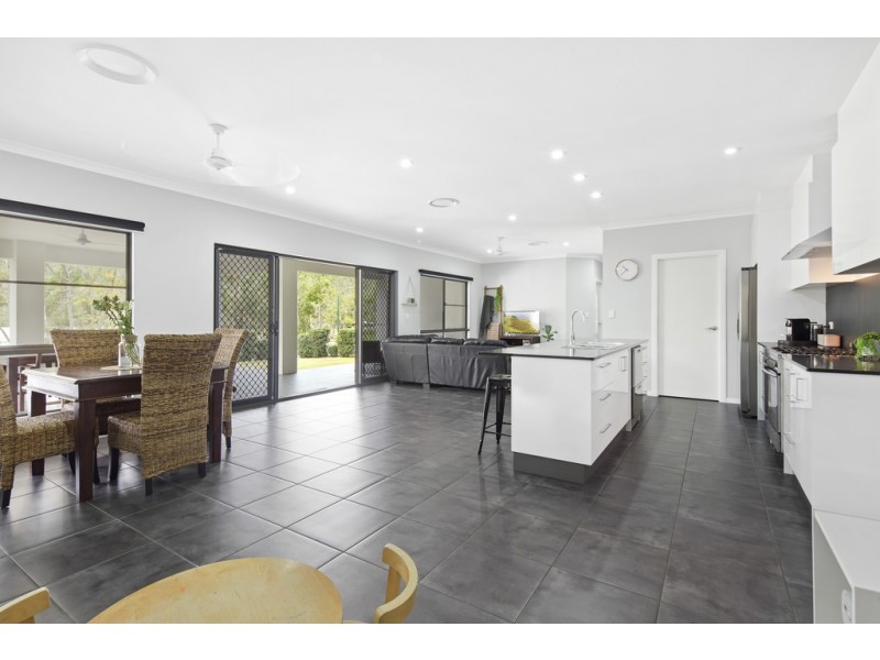 10 Remington Close, Mount Marlow QLD 4800