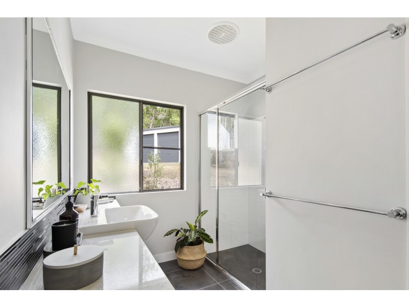 10 Remington Close, Mount Marlow QLD 4800