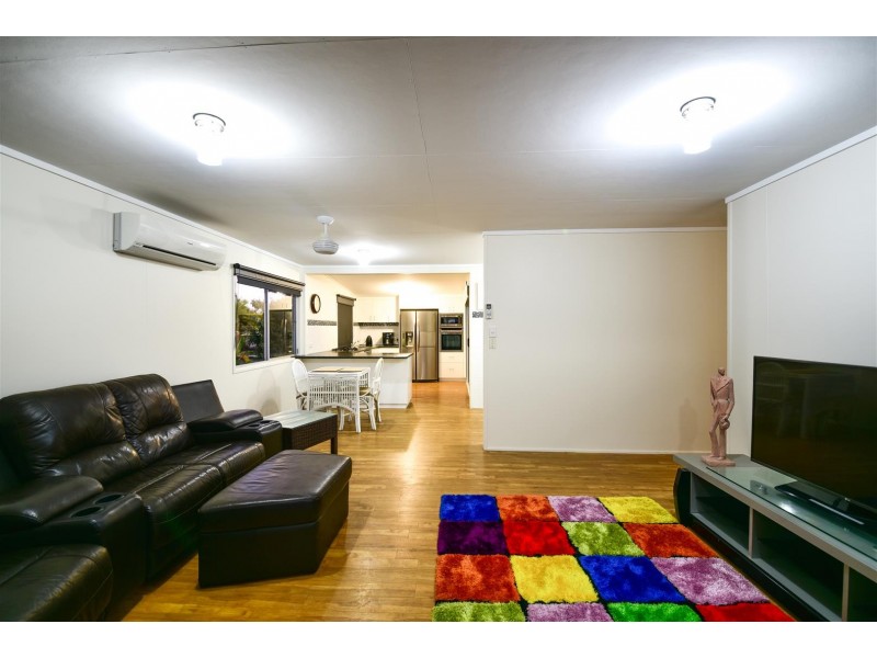 74 Bundesen Avenue, Midge Point QLD 4799