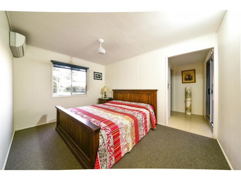 74 Bundesen Avenue, Midge Point QLD 4799