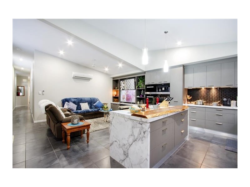 7 Pearl Street, Cannonvale QLD 4802