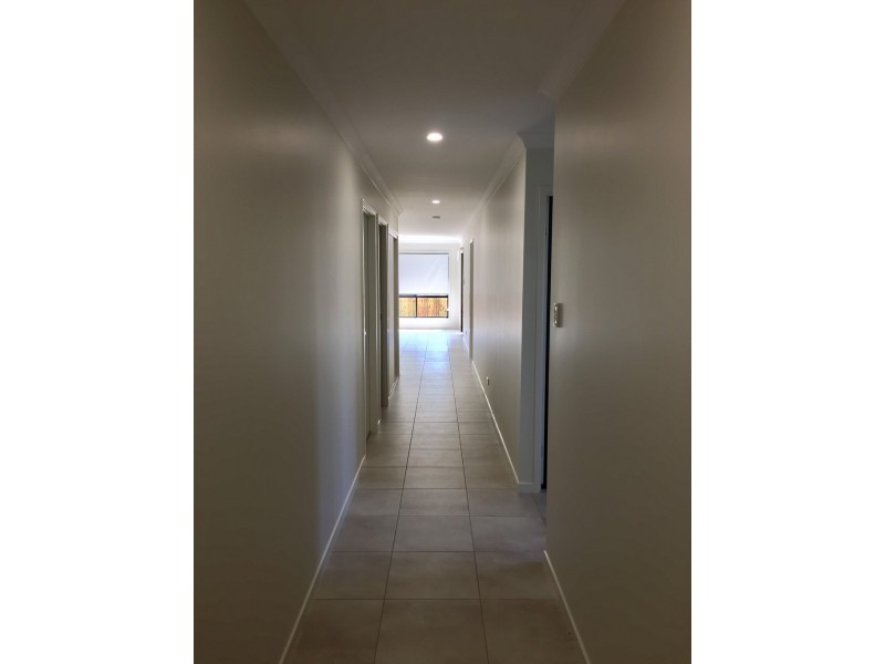 12 Trader Crescent, Cannonvale QLD 4802