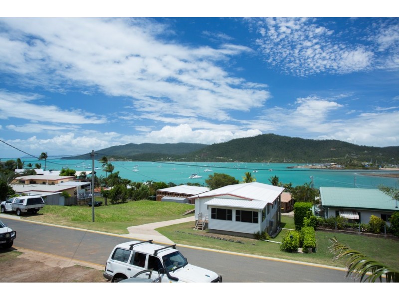 4 Hillcrest Avenue, Airlie Beach QLD 4802