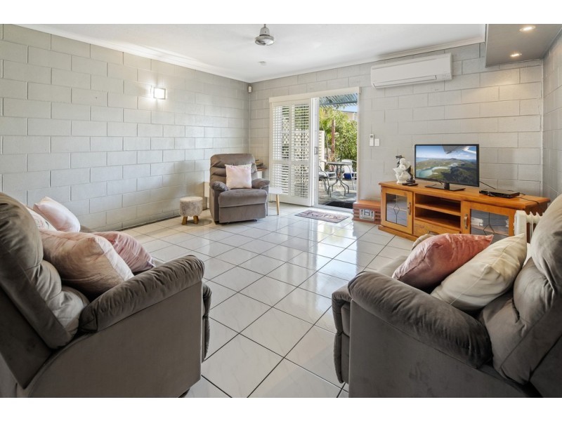 33/11 Island Drive, Cannonvale QLD 4802