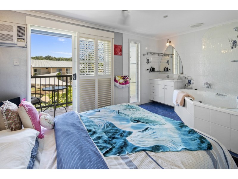 33/11 Island Drive, Cannonvale QLD 4802