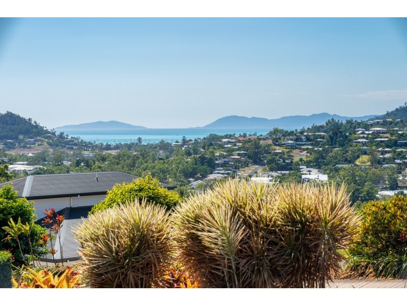 7/14 Hamilton Avenue, Cannonvale QLD 4802