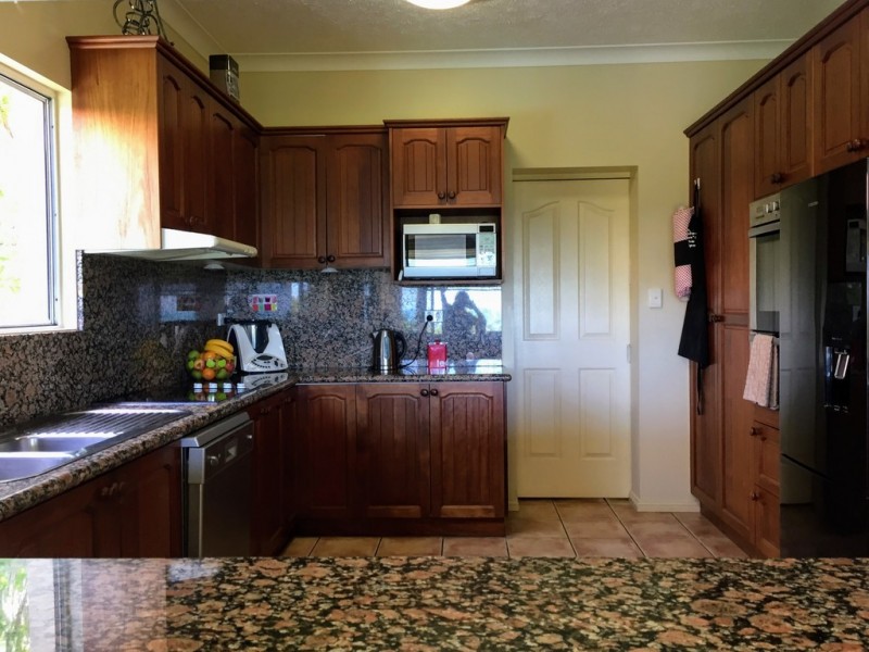 34 Parkwood Terrace, Cannonvale QLD 4802