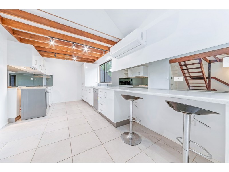 1/4 Border Drive, Cannonvale QLD 4802