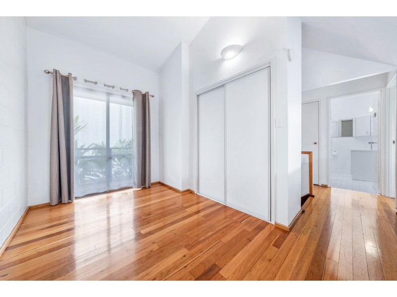 1/4 Border Drive, Cannonvale QLD 4802