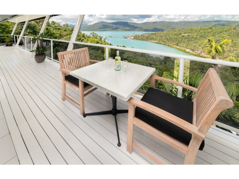 16 Harbour Avenue, Shute Harbour QLD 4802