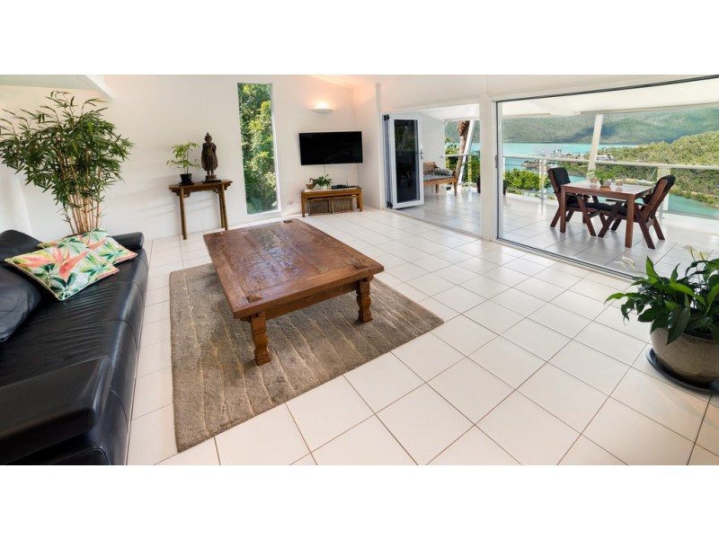 16 Harbour Avenue, Shute Harbour QLD 4802