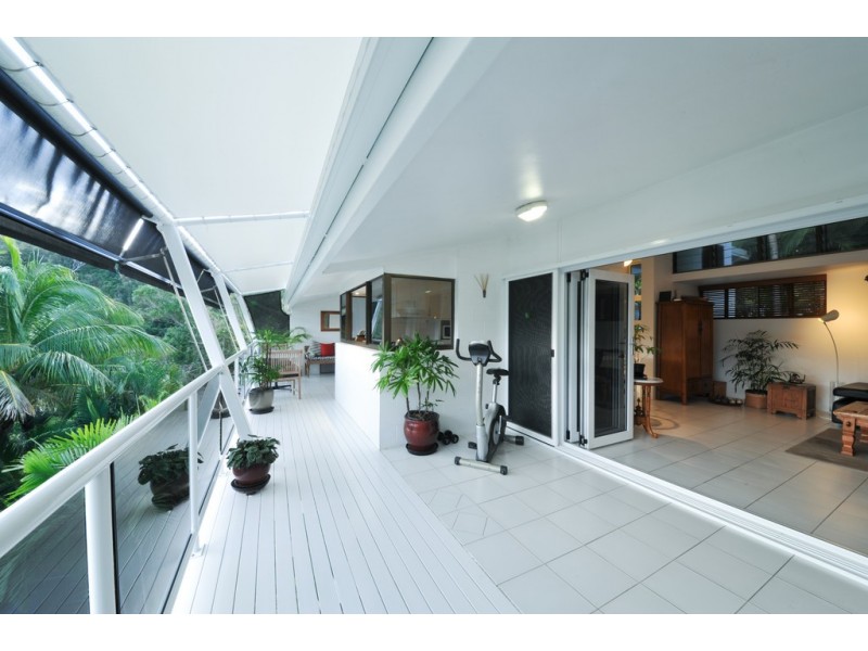 16 Harbour Avenue, Shute Harbour QLD 4802