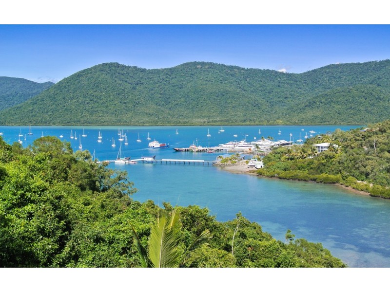 16 Harbour Avenue, Shute Harbour QLD 4802