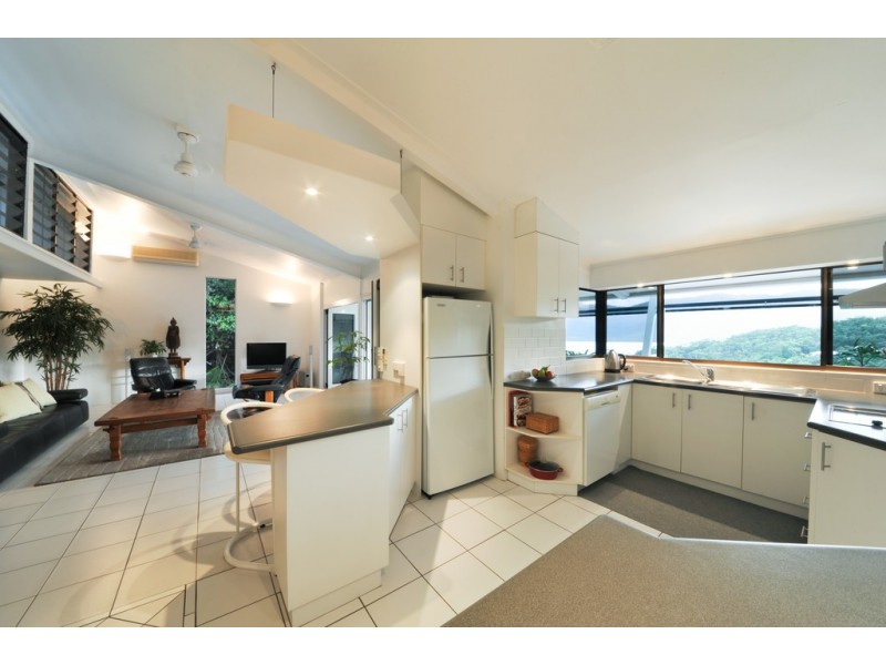 16 Harbour Avenue, Shute Harbour QLD 4802