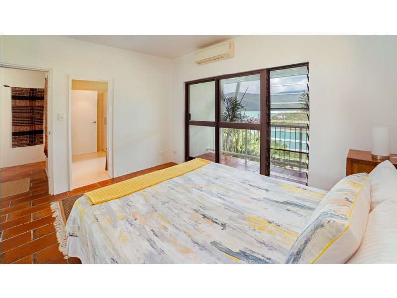 16 Harbour Avenue, Shute Harbour QLD 4802