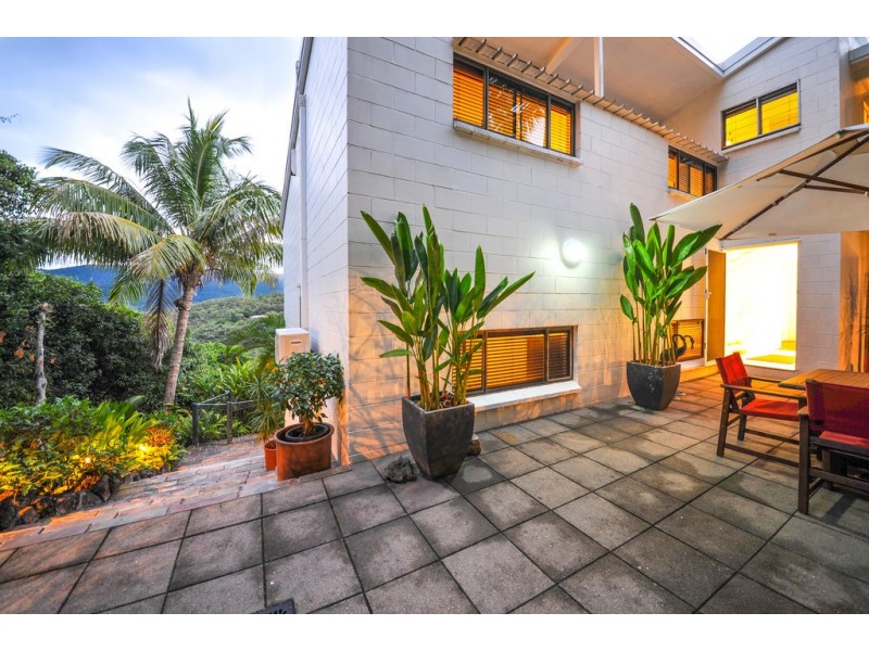 16 Harbour Avenue, Shute Harbour QLD 4802