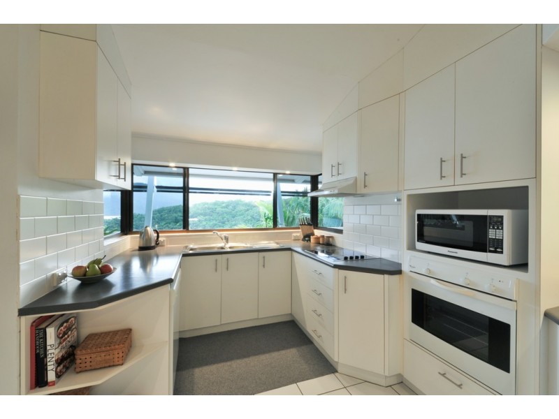 16 Harbour Avenue, Shute Harbour QLD 4802