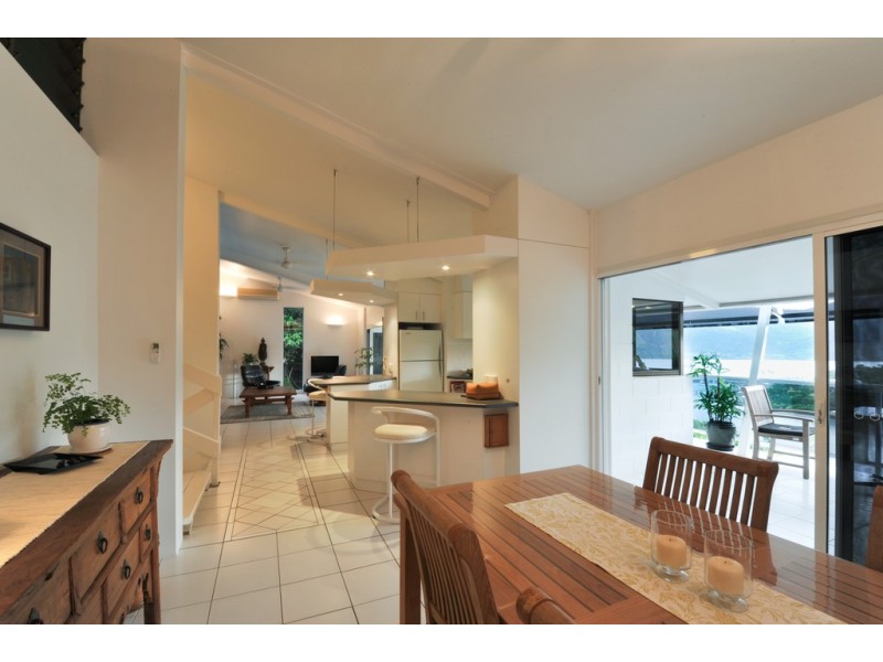 16 Harbour Avenue, Shute Harbour QLD 4802