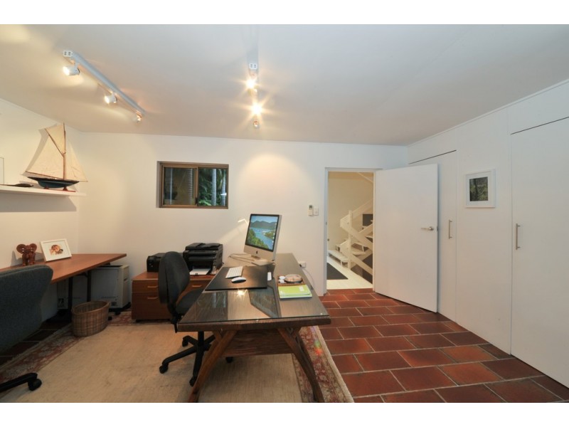 16 Harbour Avenue, Shute Harbour QLD 4802