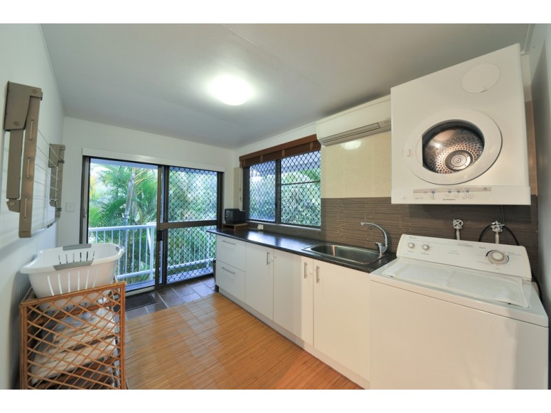 16 Harbour Avenue, Shute Harbour QLD 4802