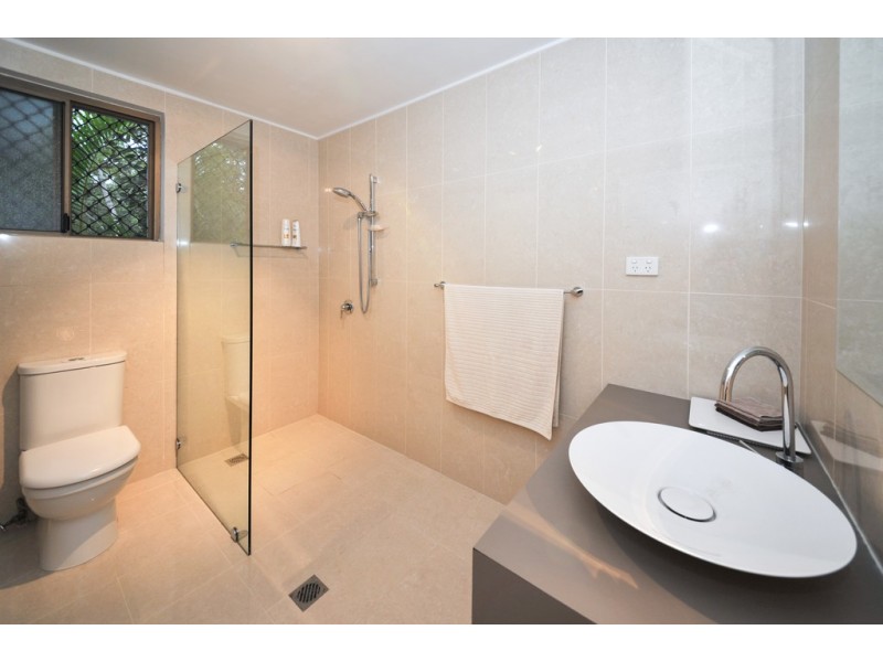 16 Harbour Avenue, Shute Harbour QLD 4802