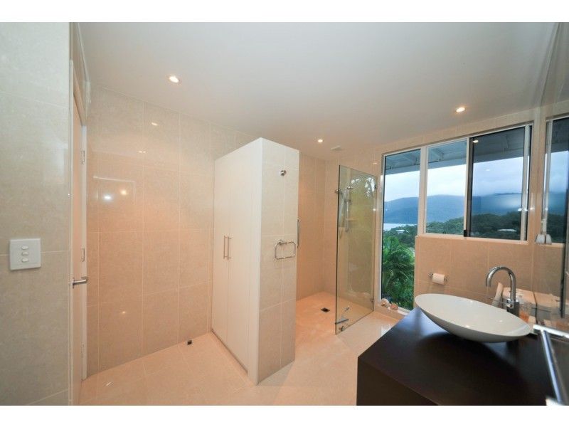 16 Harbour Avenue, Shute Harbour QLD 4802