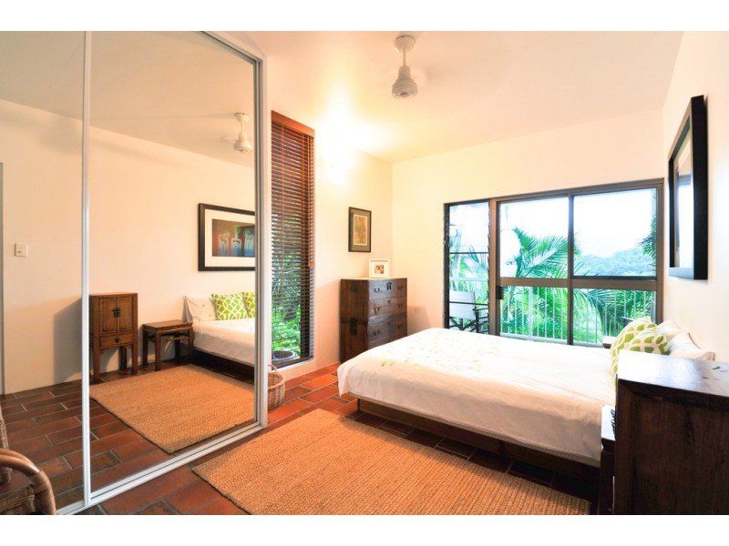 16 Harbour Avenue, Shute Harbour QLD 4802