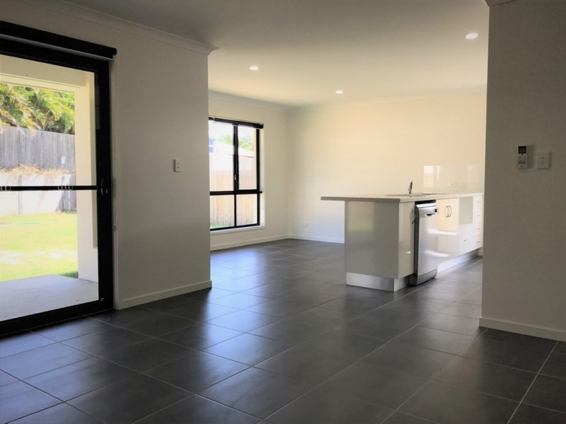 10 Olivia Street, Cannonvale QLD 4802