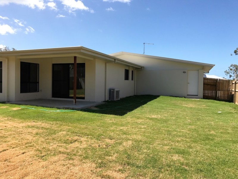 10 Olivia Street, Cannonvale QLD 4802