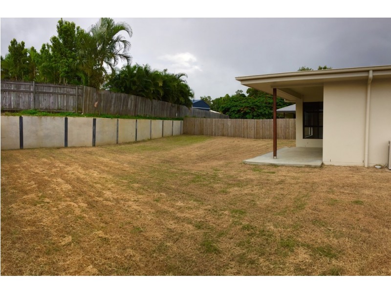 10 Olivia Street, Cannonvale QLD 4802