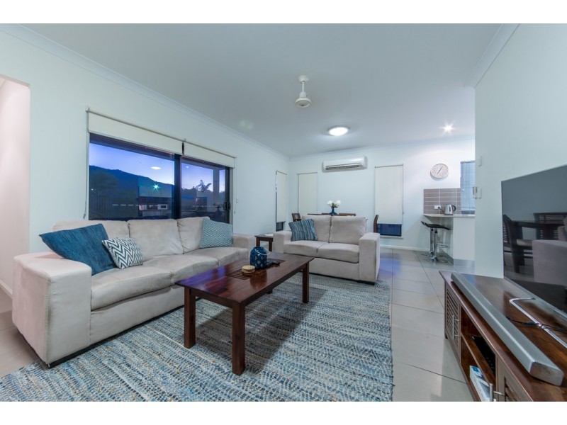 1 Flinders Court, Cannonvale QLD 4802