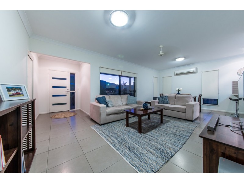 1 Flinders Court, Cannonvale QLD 4802