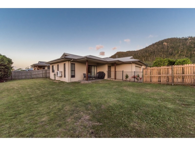 1 Flinders Court, Cannonvale QLD 4802