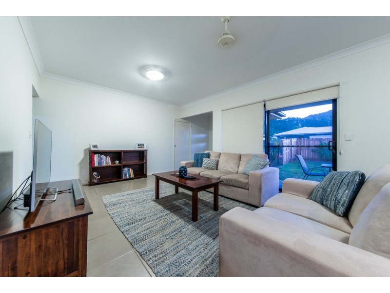1 Flinders Court, Cannonvale QLD 4802