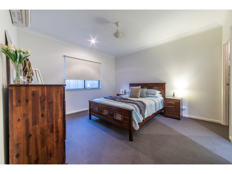 1 Flinders Court, Cannonvale QLD 4802