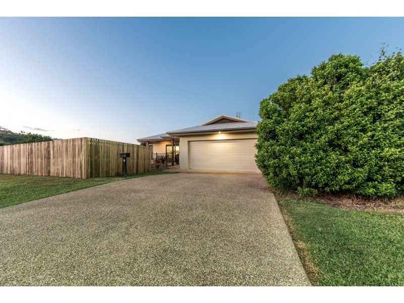 1 Flinders Court, Cannonvale QLD 4802