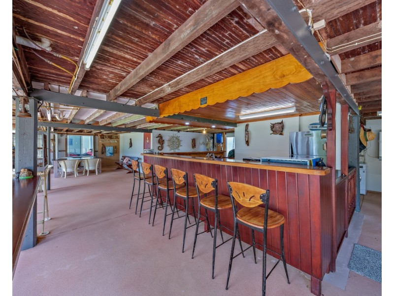 6 Hall Drive, Wilson Beach QLD 4800