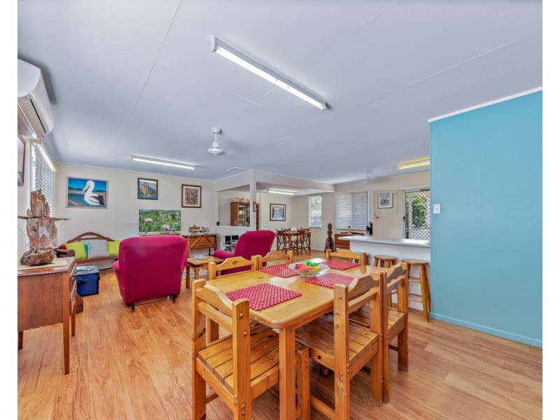 6 Hall Drive, Wilson Beach QLD 4800