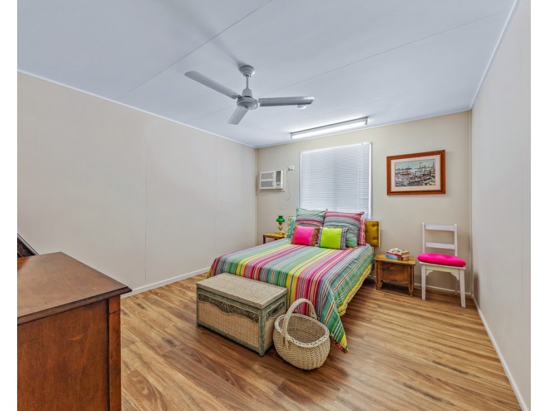 6 Hall Drive, Wilson Beach QLD 4800