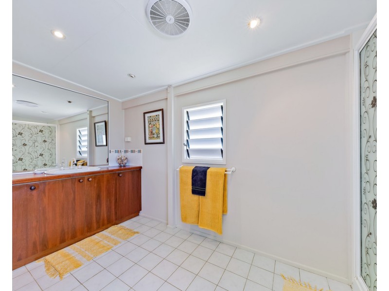 6 Hall Drive, Wilson Beach QLD 4800