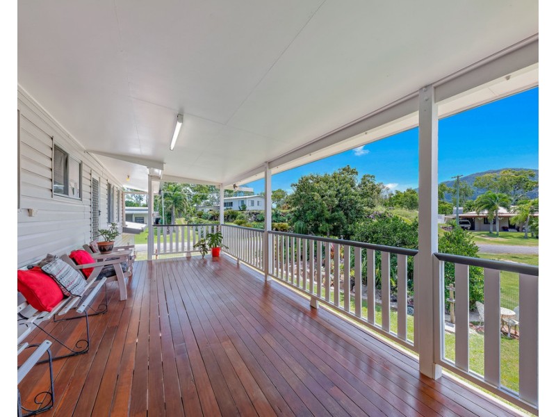 6 Hall Drive, Wilson Beach QLD 4800