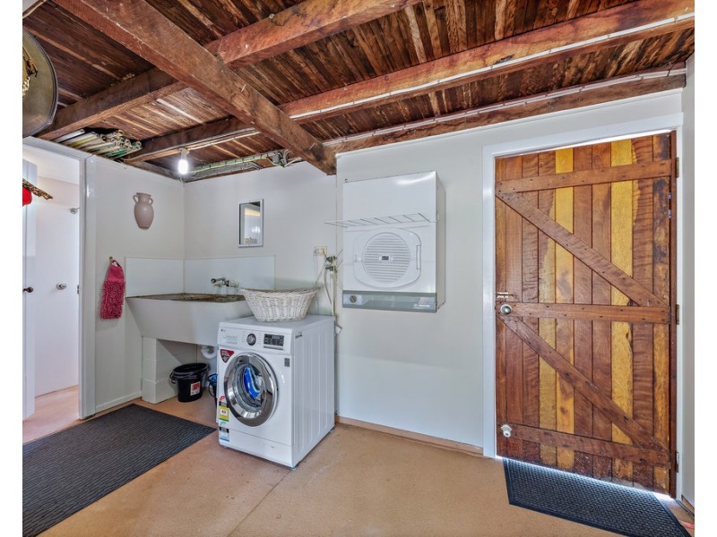 6 Hall Drive, Wilson Beach QLD 4800