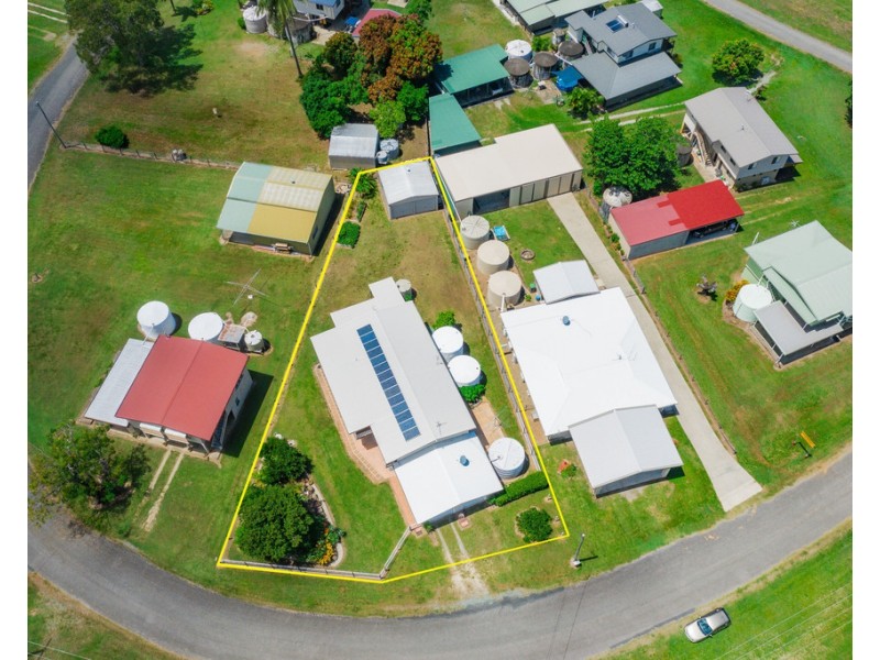 6 Hall Drive, Wilson Beach QLD 4800