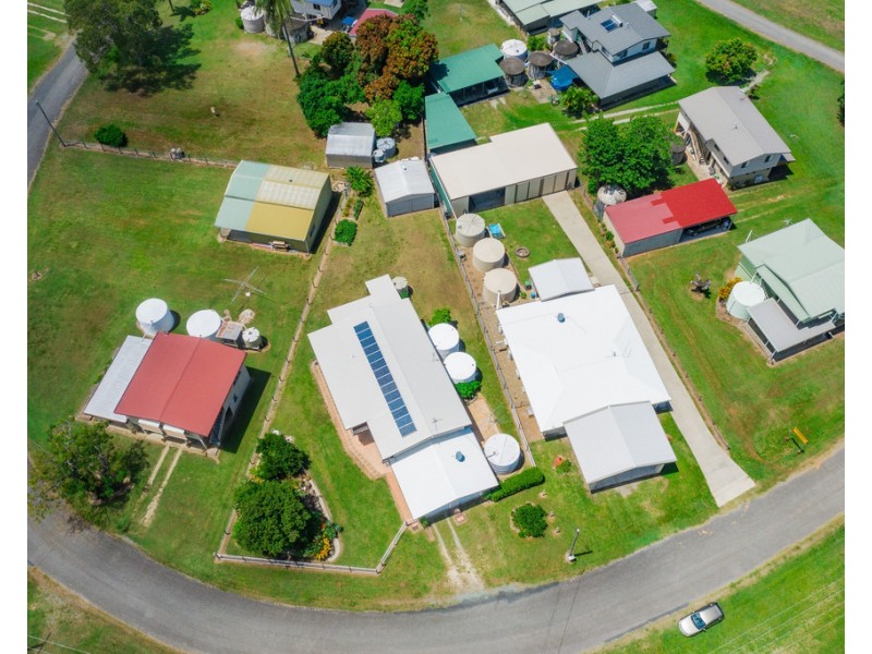6 Hall Drive, Wilson Beach QLD 4800