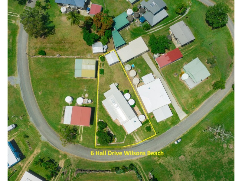 6 Hall Drive, Wilson Beach QLD 4800