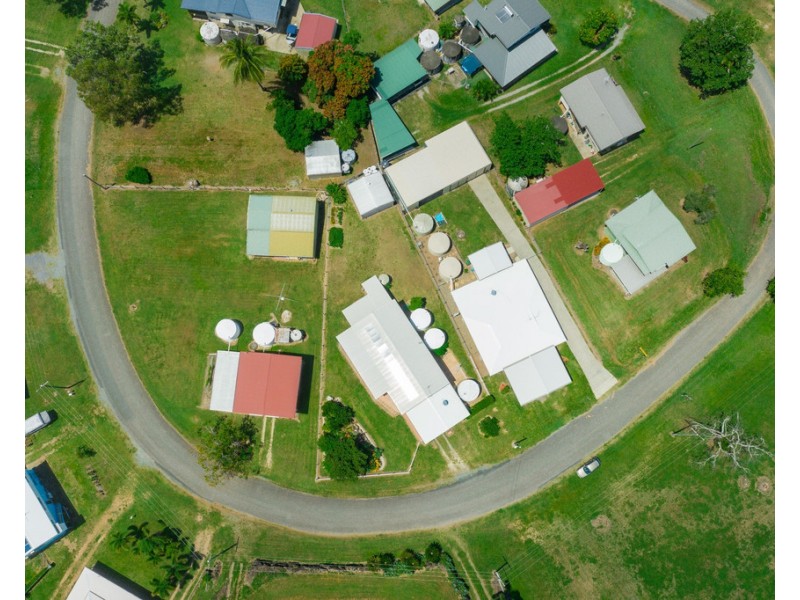 6 Hall Drive, Wilson Beach QLD 4800