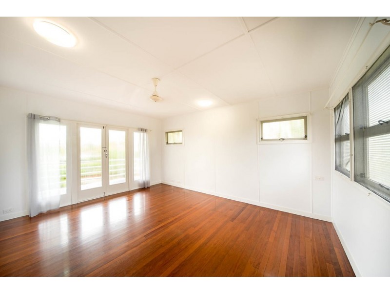 11 Holmes Street, Proserpine QLD 4800