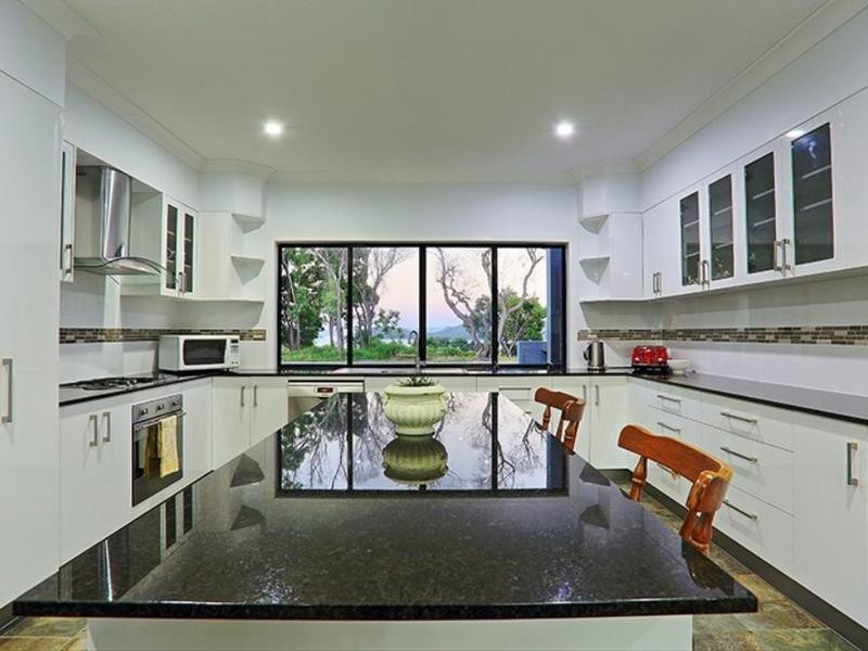 44 Harbour Avenue, Shute Harbour QLD 4802