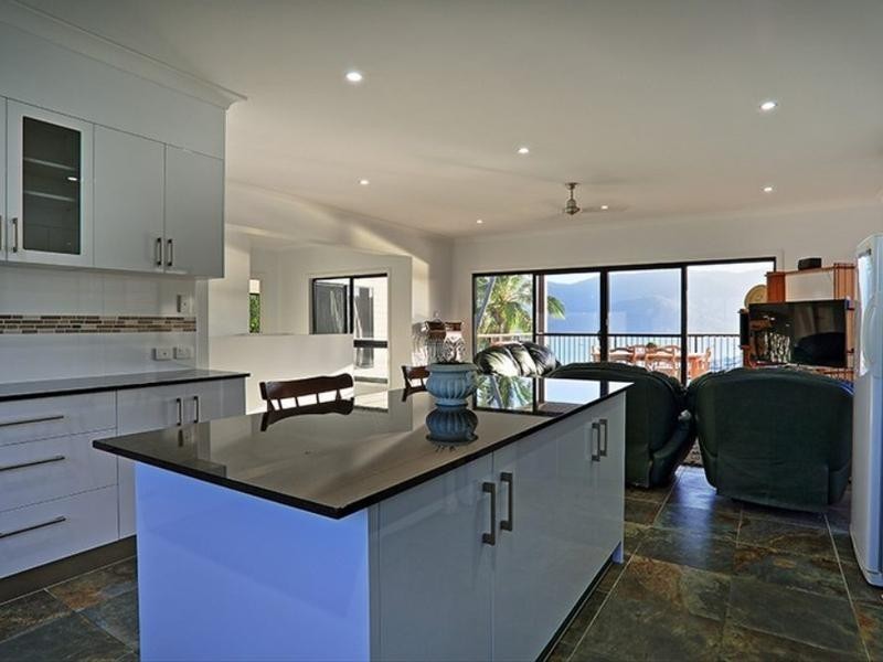 44 Harbour Avenue, Shute Harbour QLD 4802
