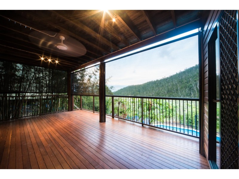 24 Macona Crescent, Cannonvale QLD 4802